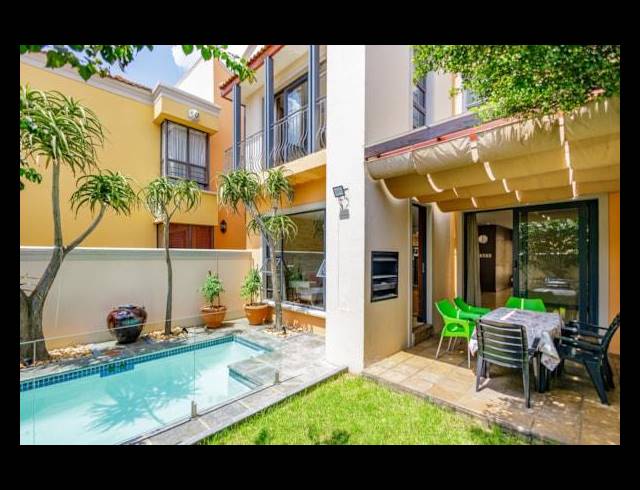 2 BEDROOM TOWNHOUSE FOR SALE IN BEDFORD GARDENS